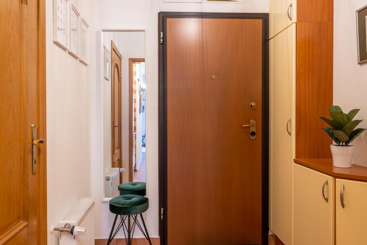Romantic Studio Secret Garden 布达佩斯 外观 照片