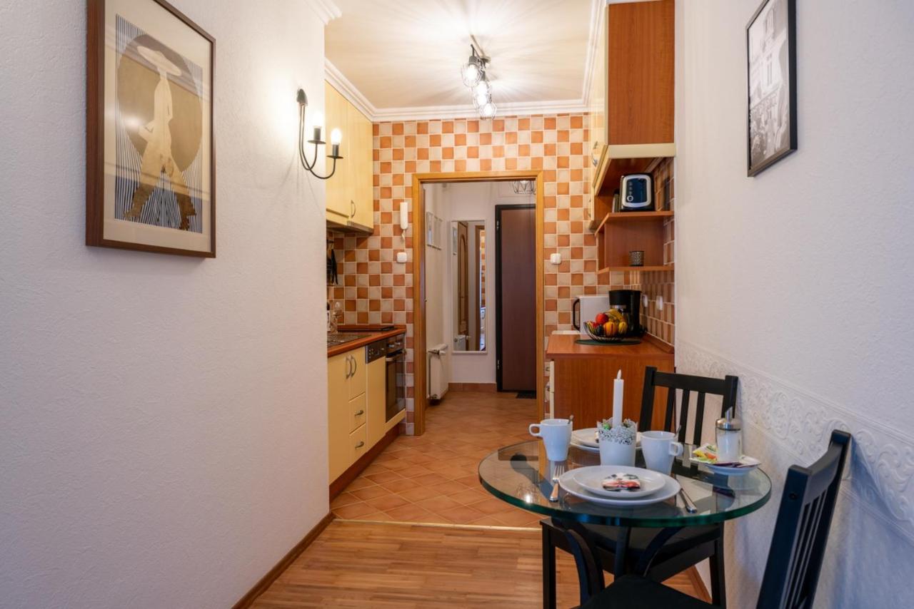Romantic Studio Secret Garden 布达佩斯 外观 照片